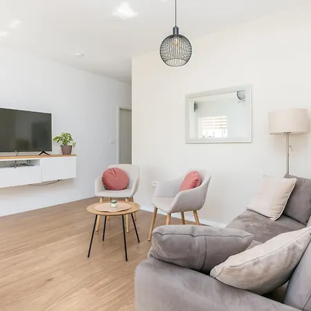 With Parking Space - 23849 * 特罗吉尔