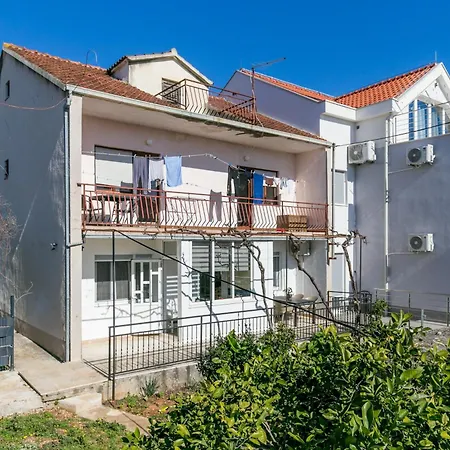 Appartamento With Parking Space - 23849 Traù