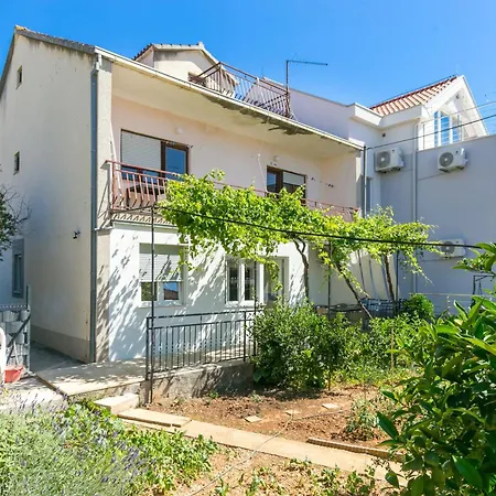 With Parking Space - 23849 Trogir