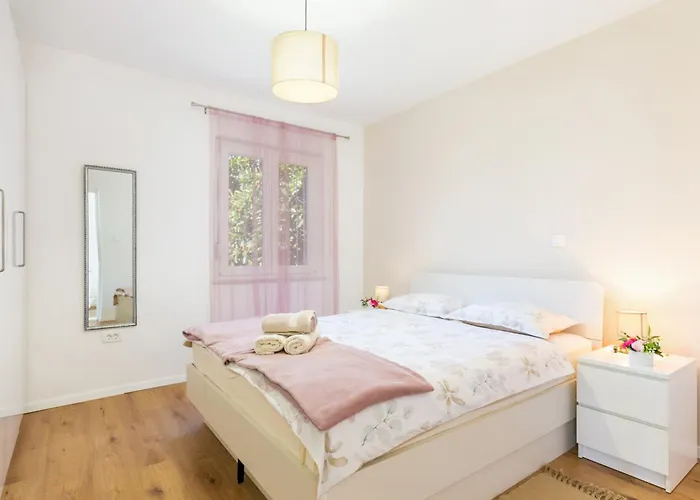 Appartement With Parking Space - 23849