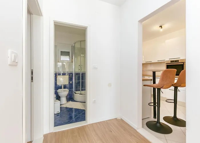 With Parking Space - 23849 Appartement